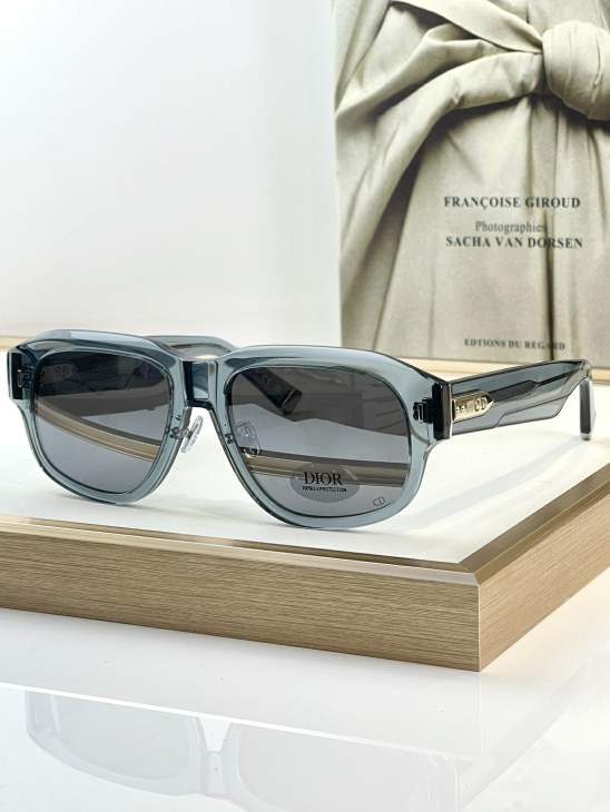 Picture of Dior Sunglasses _SKUfw76513001fw